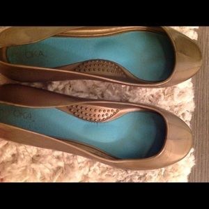 Flats worn a few times